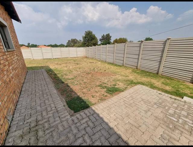 3 BEDROOM TOWNHOUSE FOR SALE IN KOOKRUS